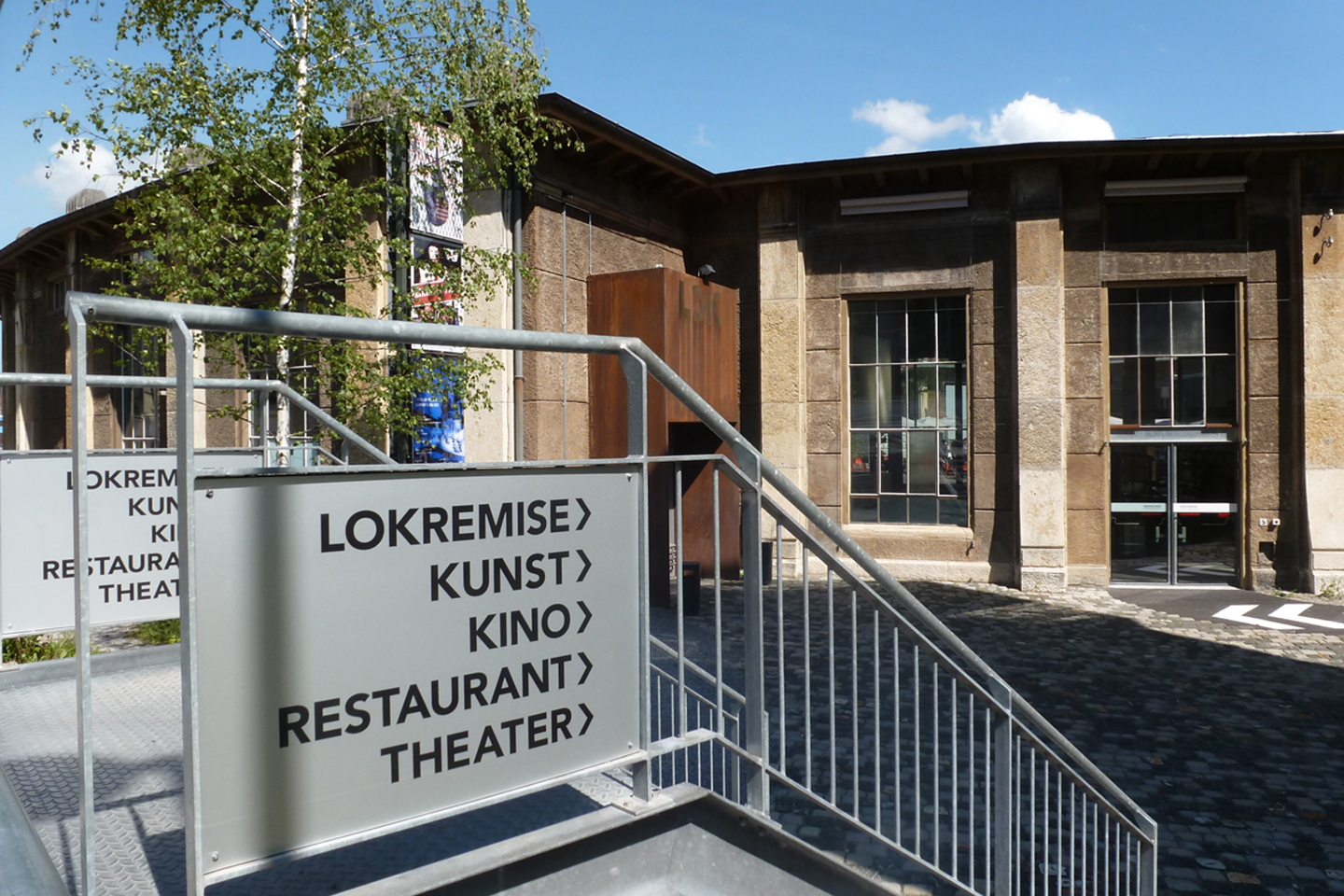 Kulturzentrum Lokremise Eingang Foxtrail Columban St Gallen Kultur Lokremise 6